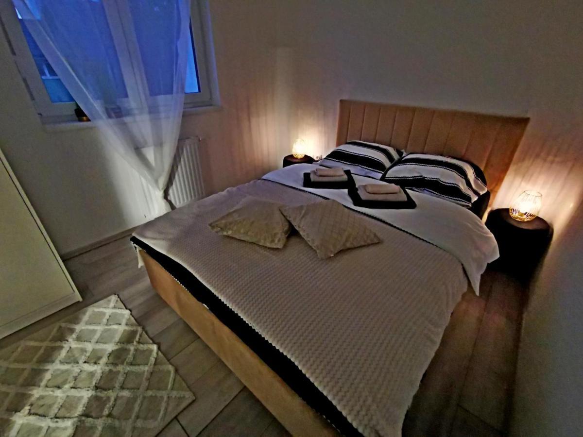 Apartamento Golden - Self Check In Osijek Exterior foto